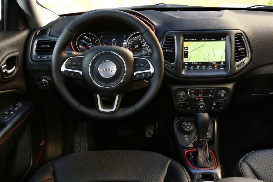 Торпедо Jeep Compass Trailhawk 2017 года  (WW) (фото 19 из 36)